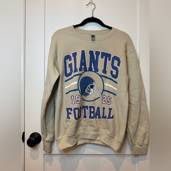 NFL NY Giants Gildan BeigeVintage Crewneck Sweatshirt Size Small - Picture 1 of 3